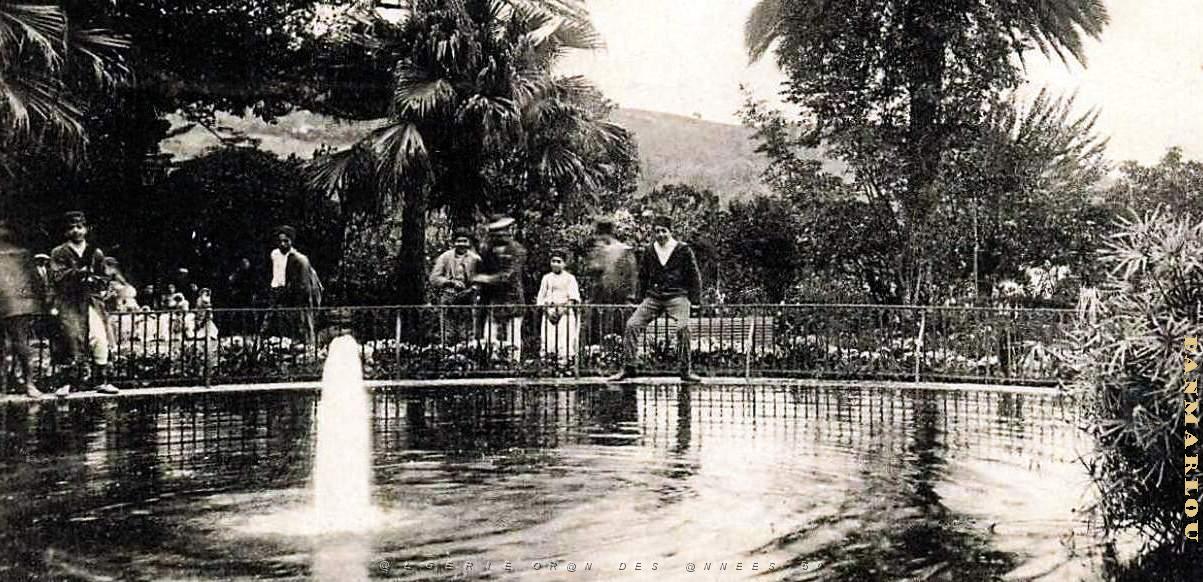 2942- Blida - Jardin Bizot - Jet d'eau2 - 1914.jpg